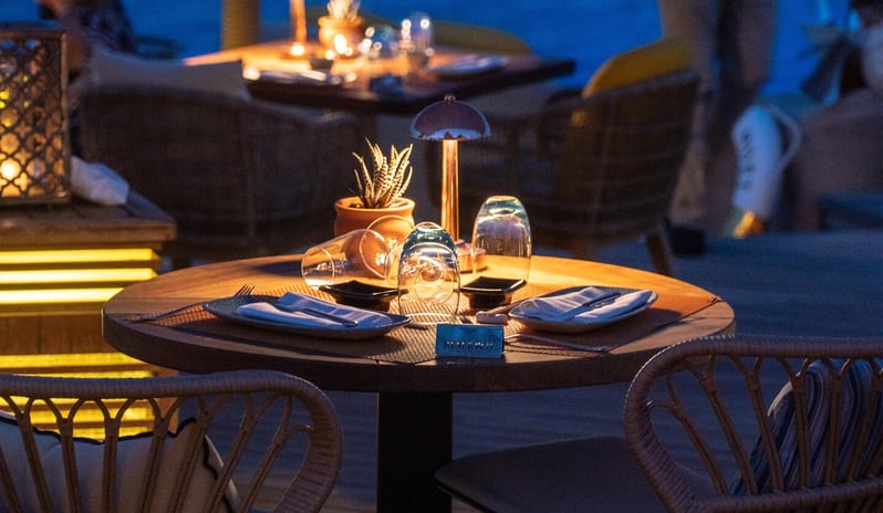 CARESSE HOTEL - BUDDHA BAR TABLE